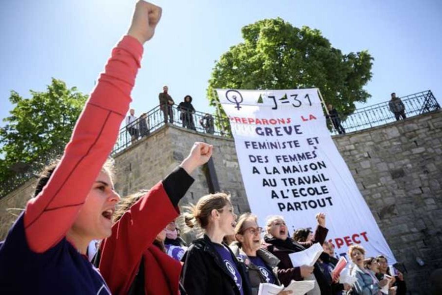 Swiss women protest for equality
