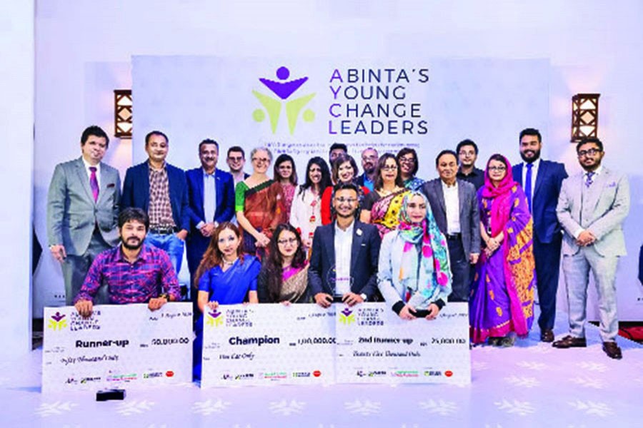 Winners of the grand finale of Abinta's Young Change Leaders (AYCL) pose with dignitaries and organisers for a group photo