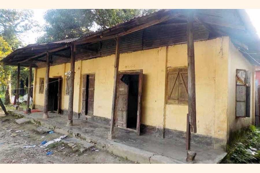 The dilapidated Krishnachandra Hostel of Sunamgaj Government College 	— FE Photo