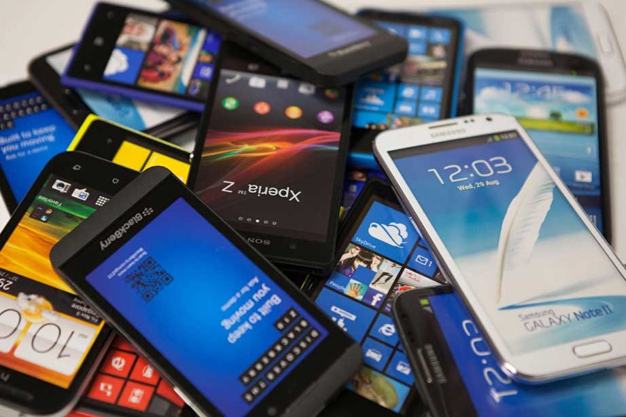 Govt goes tough against illegal mobile handsets