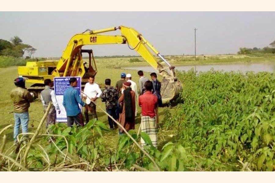 Work on a crop protection embankment started in Dharmapsha upazila of Sunamganj, December 18, 2019 — FE Photo/Files