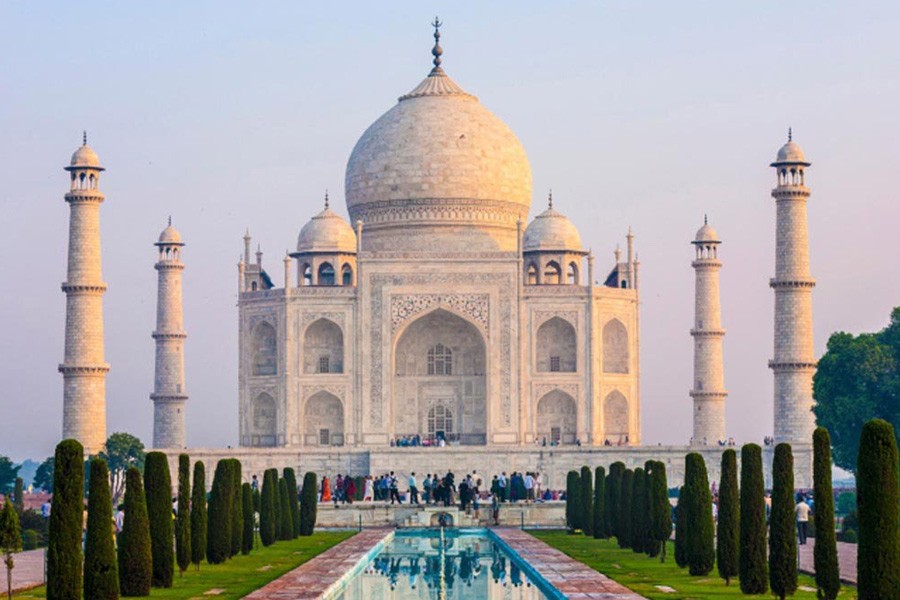 India shuts down Taj Mahal amid coronavirus fears