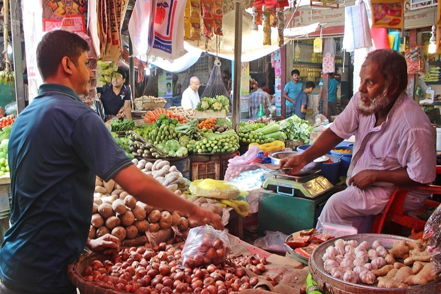 Prices of essentials decline significantly in Dhaka kitchen markets