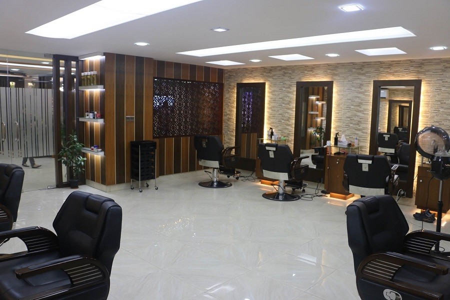 Salon, beauty parlours remain shut
