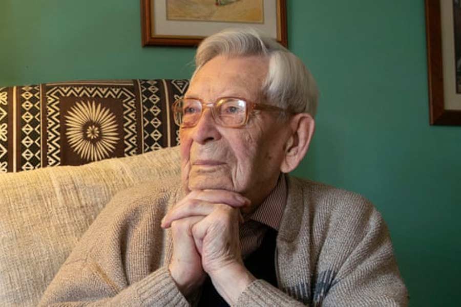 World's oldest man Bob Weighton dies, aged 112