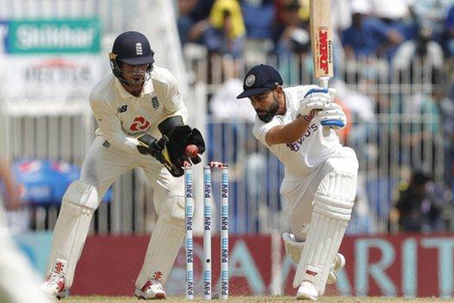 Virat Kohli refuses to walk after being bowled by Moeen Ali