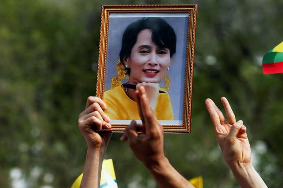 Myanmar army airs on TV allegations of bribery against Suu Kyi