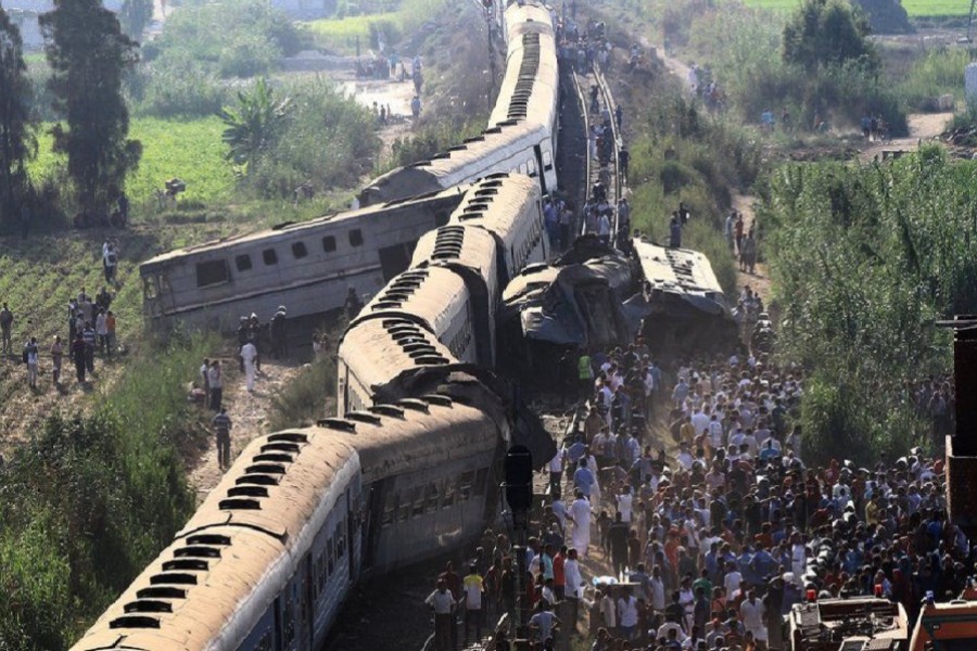 Egyptian train collision kills 32, injures dozens