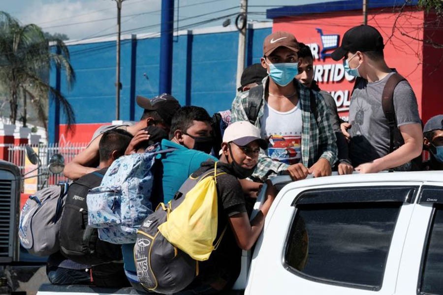 Migrant caravan of hundreds from Honduras departs for US
