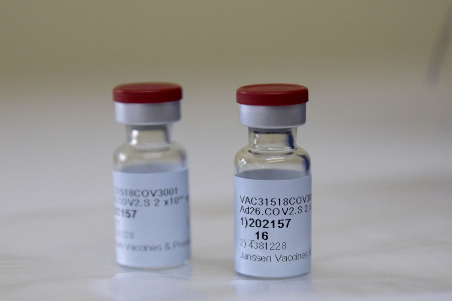 US recommends 'pause' for J&J Covid-19 vaccine over blood clotting reports