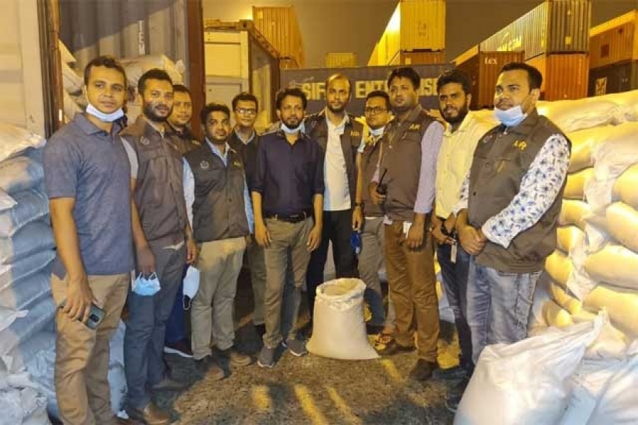 Chattogram Customs House seizes 42 tonnes of poppy seeds in mustard containers