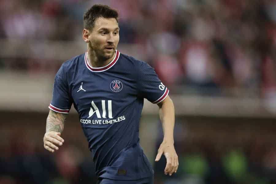 Messi suffering from bone bruising, say PSG