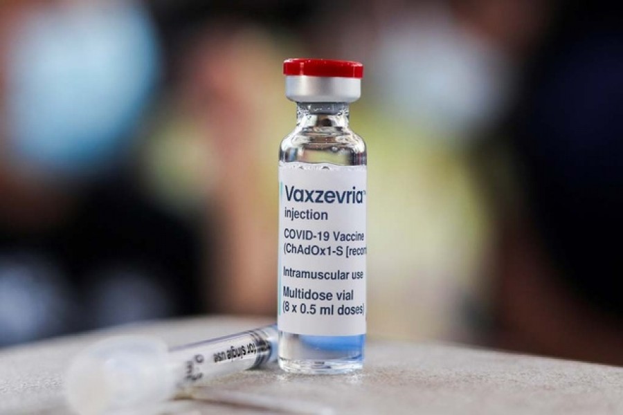 A vial of the AstraZeneca vaccine for the coronavirus disease (COVID-19) at one of the Youth centres where citizens can get the vaccines without prior registration, in an effort to boost the country's vaccination drive, in Cairo, Egypt, Sept 27, 2021 — Reuters/Mohamed Abd El Ghany