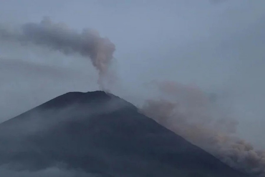 Indonesia volcanic eruption kills 22