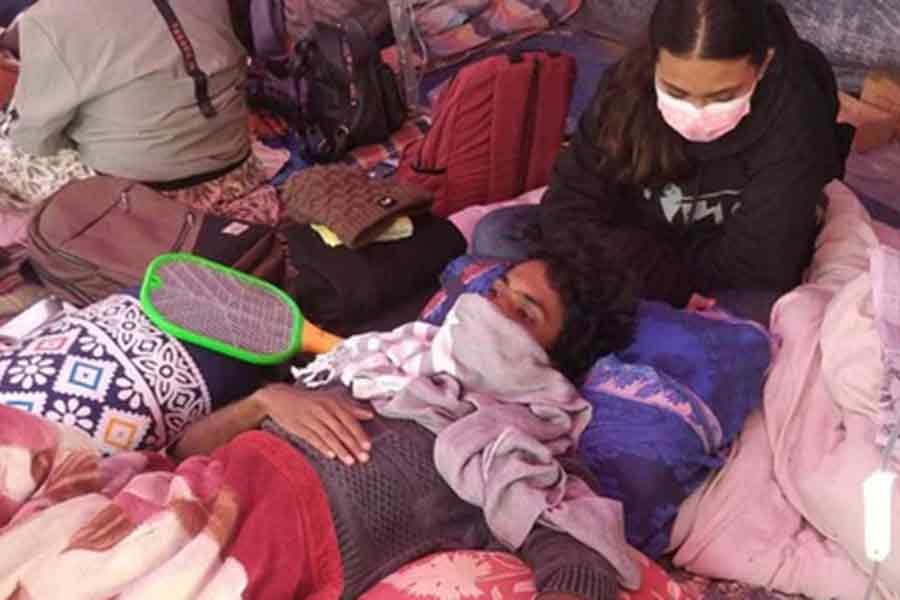 15 SUST students hospitalised on fourth day of hunger strike