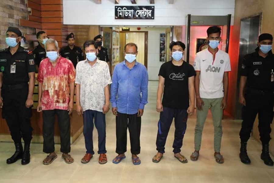 Five arrested on charges of supplying fake NIDs, driving licenses
