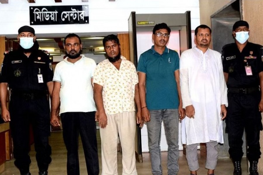 Fast food worker headed a robbery gang at Dhaka airport: RAB